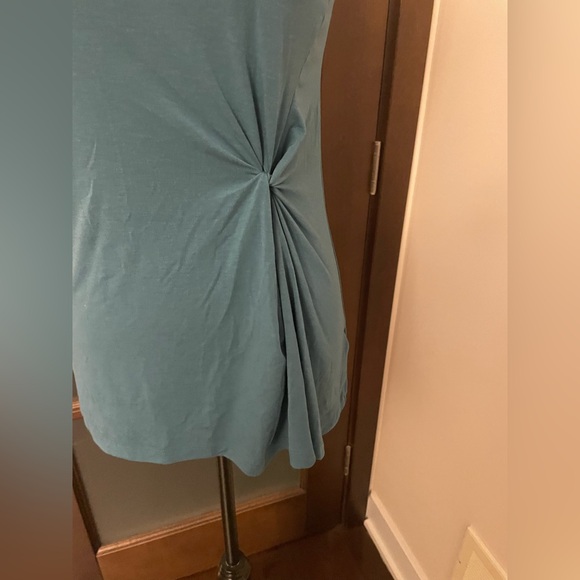 Athleta Radiate Tank Top with Blue Twist size xs - Picture 6 of 9